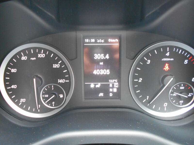 MERCEDES-BENZ VITO