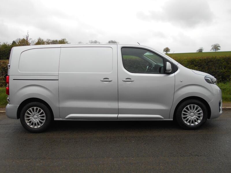 TOYOTA PROACE