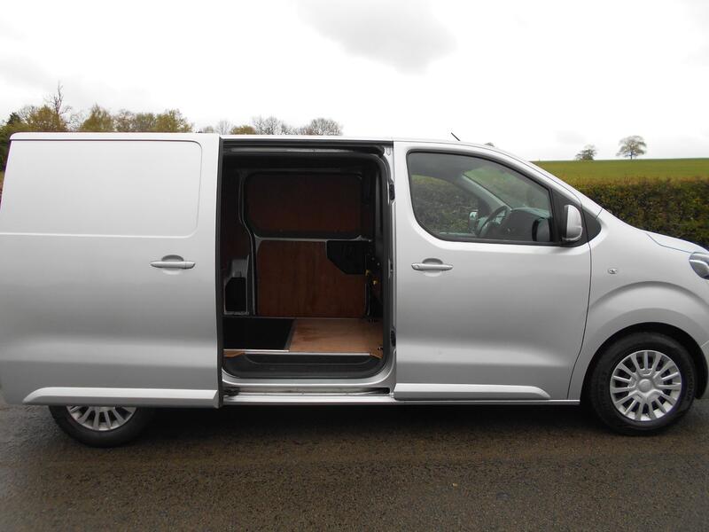 TOYOTA PROACE