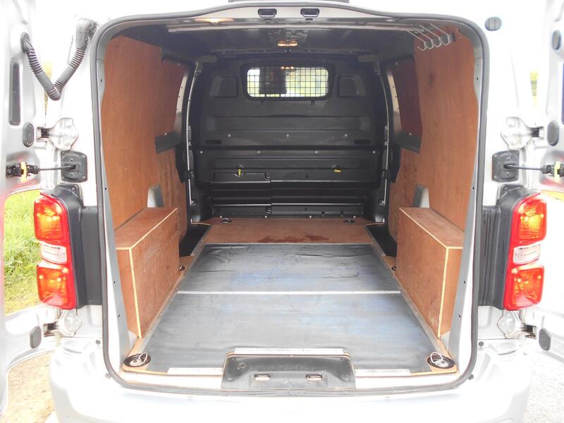 TOYOTA PROACE