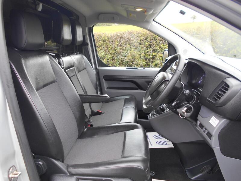 TOYOTA PROACE
