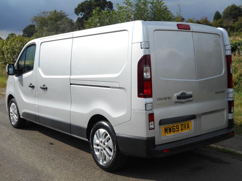 RENAULT TRAFIC