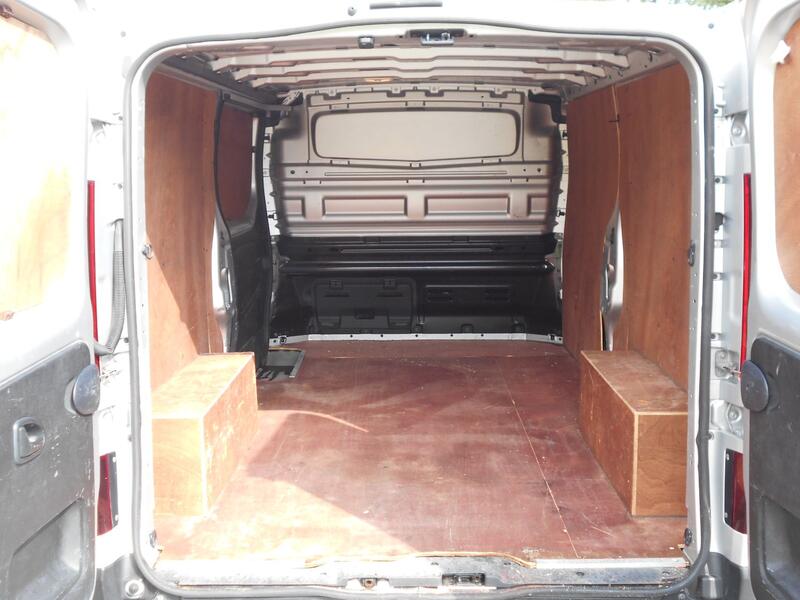 RENAULT TRAFIC