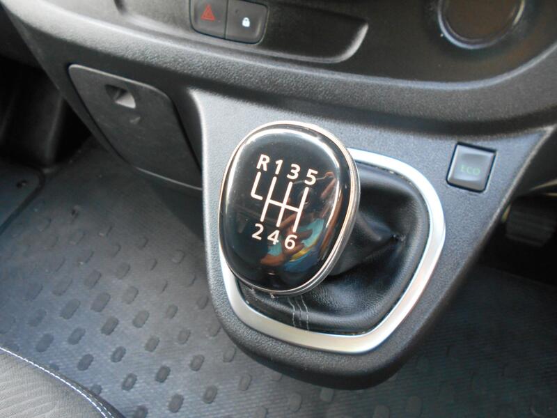 RENAULT TRAFIC