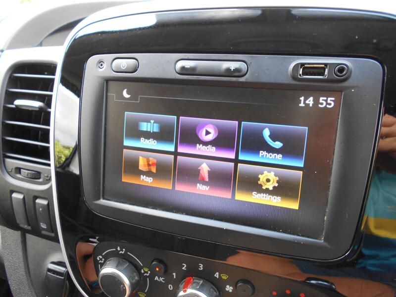 RENAULT TRAFIC