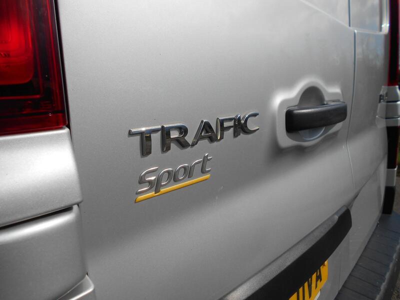 RENAULT TRAFIC