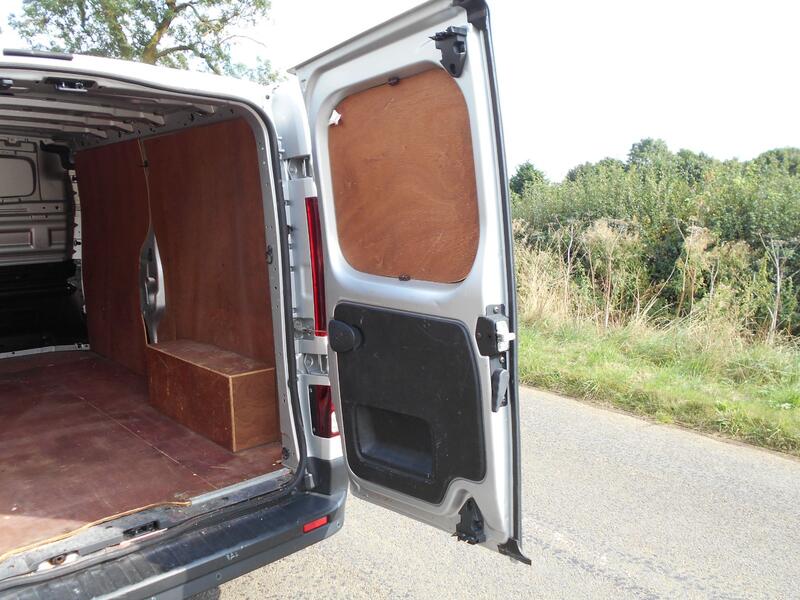RENAULT TRAFIC