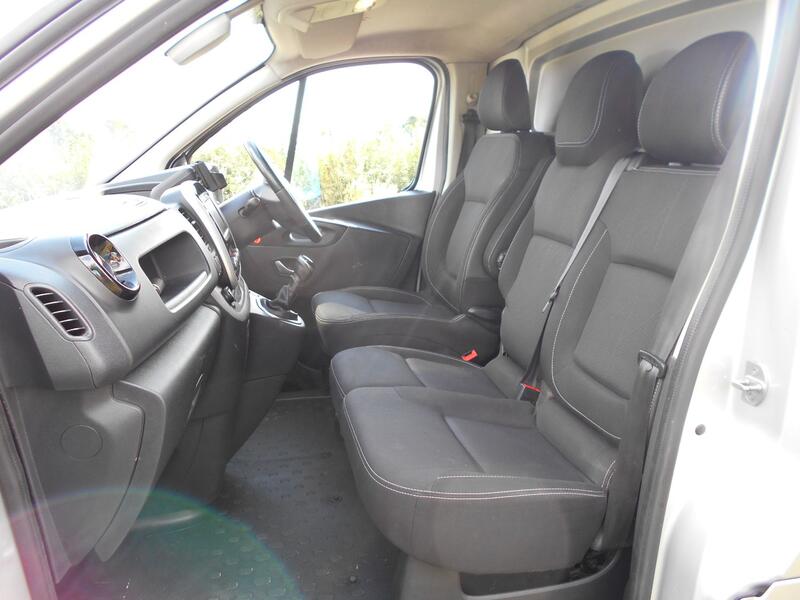 RENAULT TRAFIC