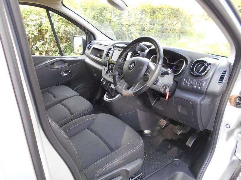 RENAULT TRAFIC