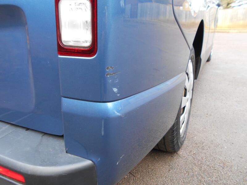 VAUXHALL VIVARO