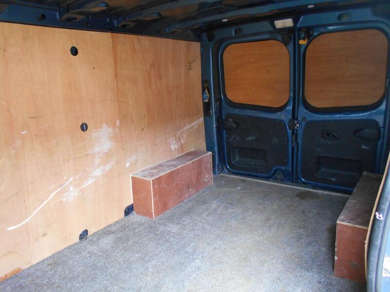 VAUXHALL VIVARO