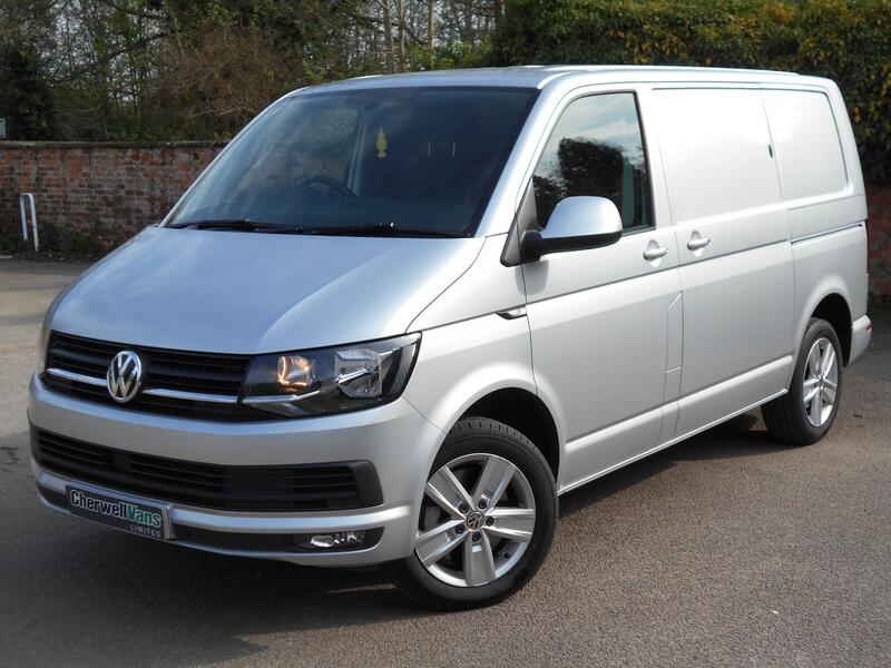 VOLKSWAGEN TRANSPORTER 2.0 BiTDI  204 bhp T32 BlueMotion Tech Highline DSG  *STUNNING CONDITION HIGH SPEC VAN* 89,000 MILES