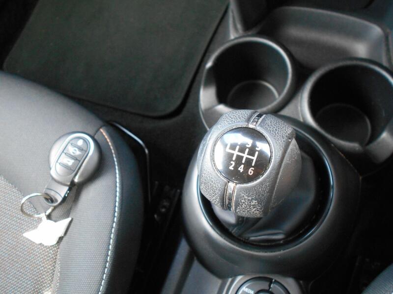 MINI HATCH