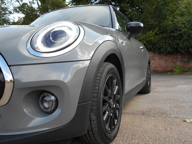 MINI HATCH
