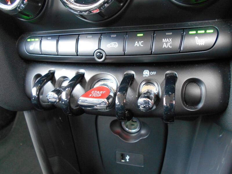 MINI HATCH