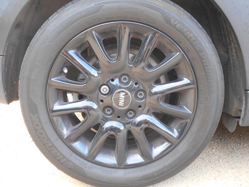 MINI HATCH