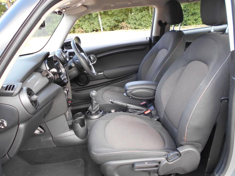 MINI HATCH