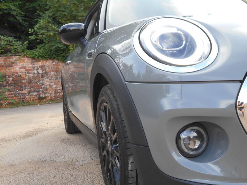 MINI HATCH