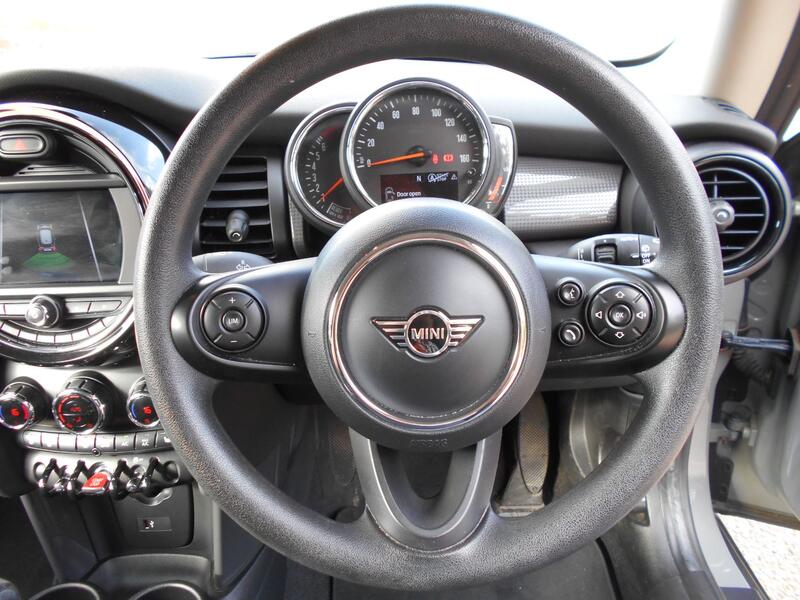 MINI HATCH