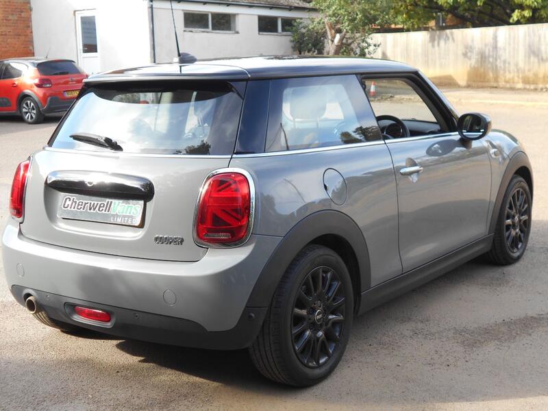 MINI HATCH