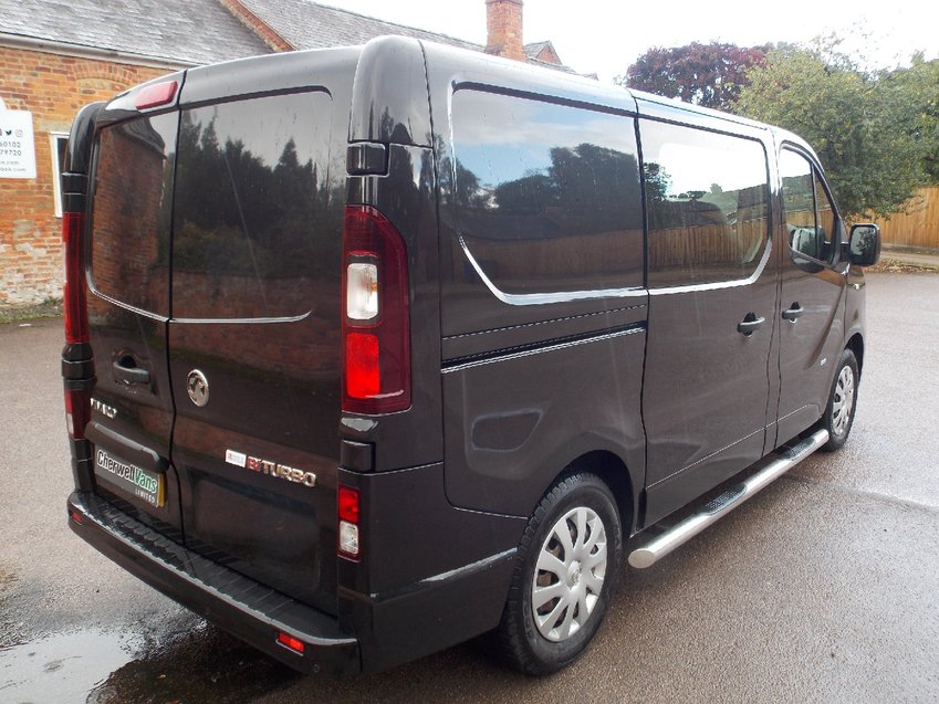 VAUXHALL VIVARO