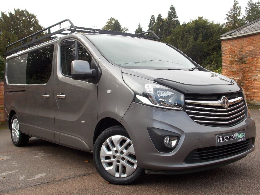 VAUXHALL VIVARO