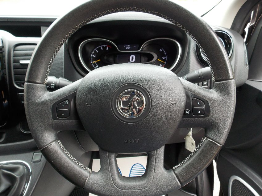 VAUXHALL VIVARO