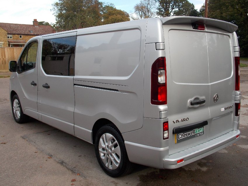 VAUXHALL VIVARO