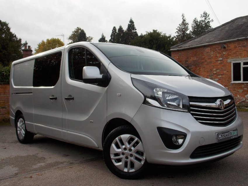 VAUXHALL VIVARO