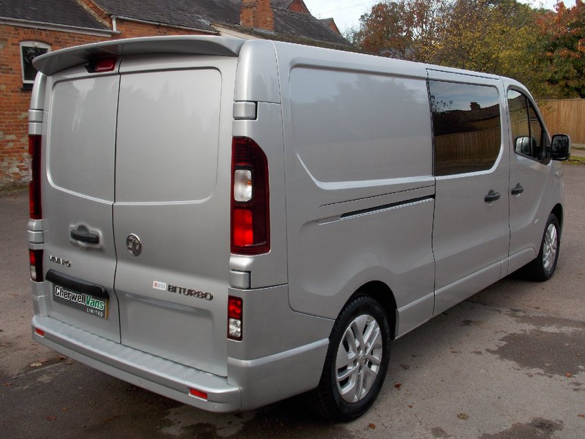 VAUXHALL VIVARO