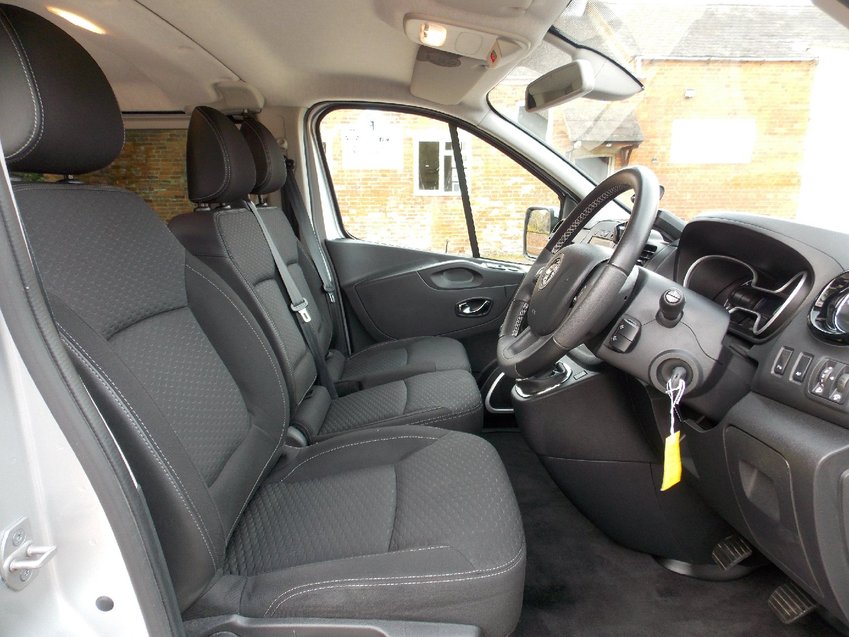 VAUXHALL VIVARO