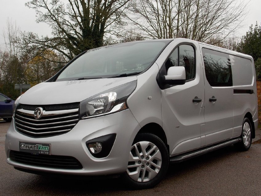 View VAUXHALL VIVARO SPORTIVE LWB CREW-CAB 1.6CDTi 120bhp EcoFlex Bi-TURBO *NO VAT* 30k MILES