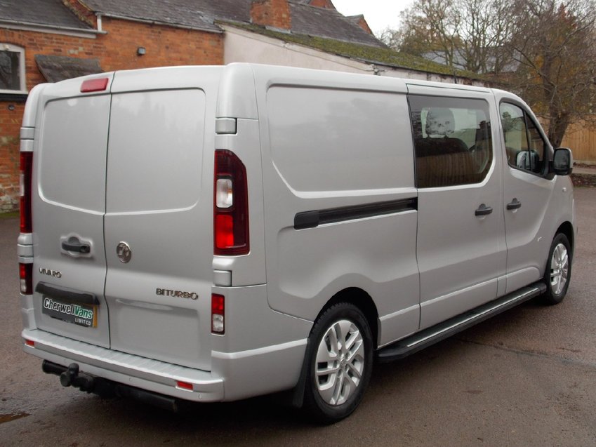 VAUXHALL VIVARO