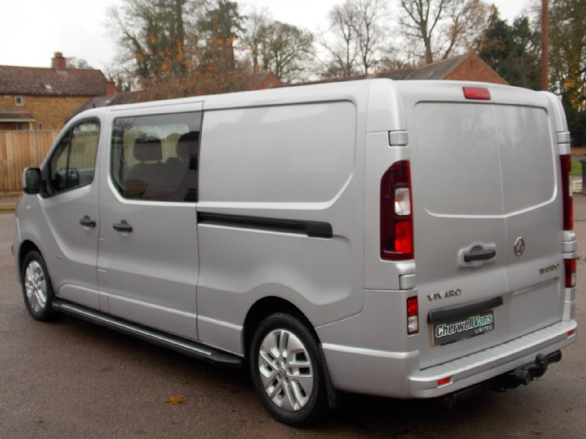 VAUXHALL VIVARO