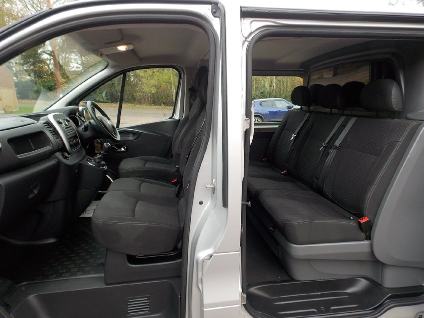 VAUXHALL VIVARO