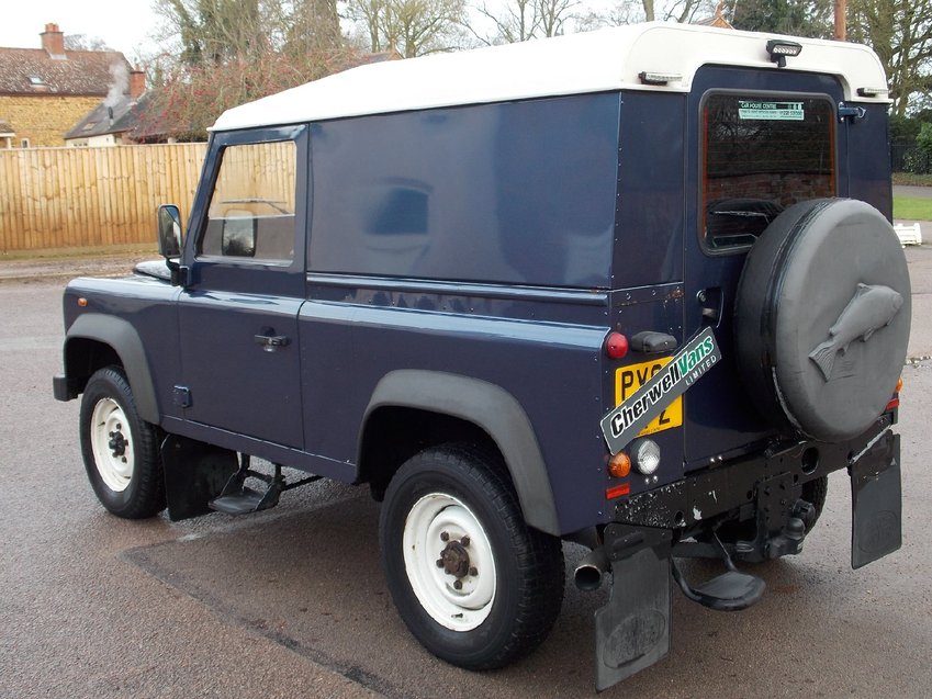 LAND ROVER DEFENDER 90