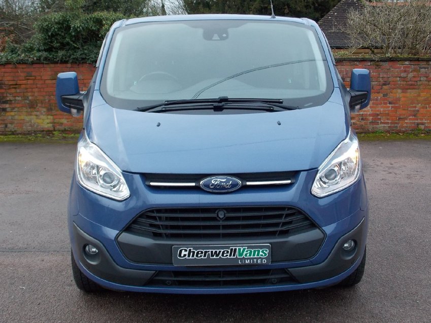 View FORD TRANSIT CUSTOM LIMITED 2.2TDCi 155bhp 290 SWB CREW CAB 5 SEATS *NO VAT* 29k MILES