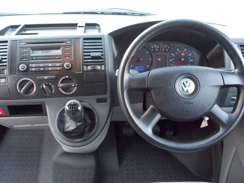 VOLKSWAGEN TRANSPORTER