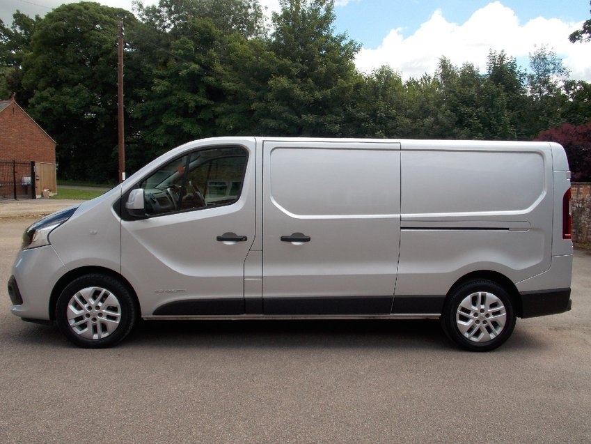 RENAULT TRAFIC