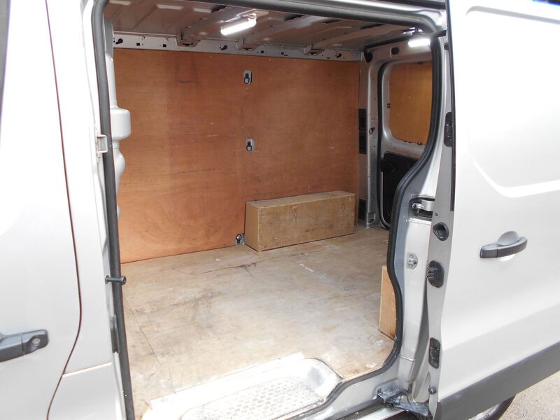 RENAULT TRAFIC