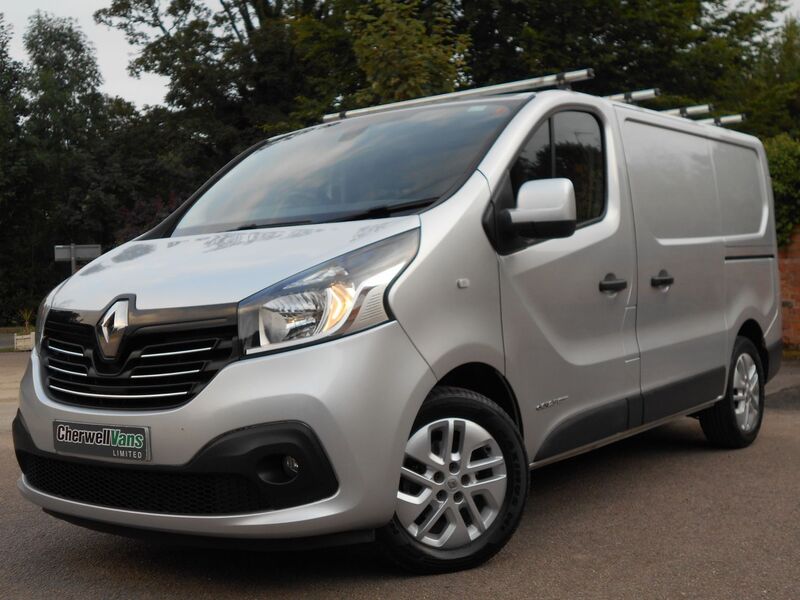 View RENAULT TRAFIC SL27 SPORT NAV 1.6 Bi-TURBO DCi 125bhp ENERGY SWB VAN *NO VAT* 46,000 MILES