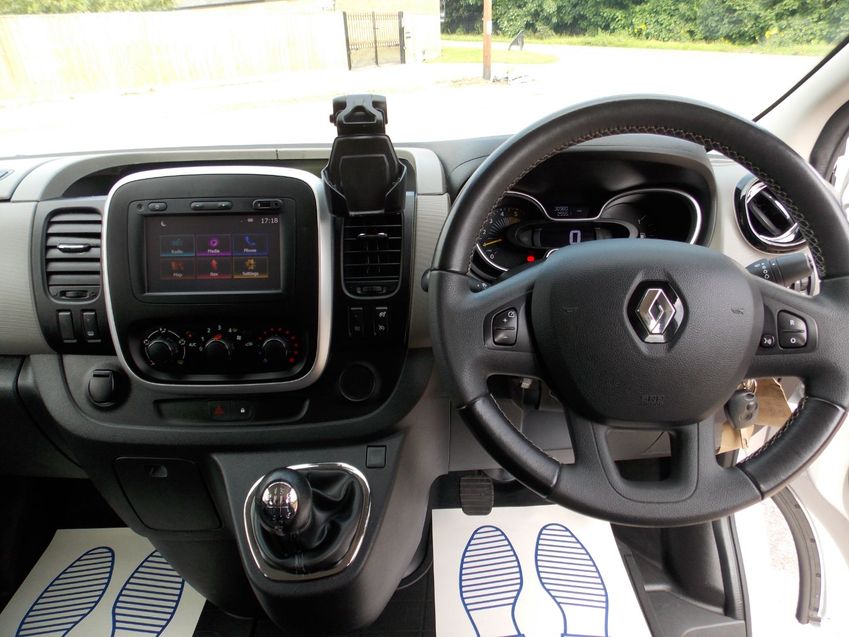 RENAULT TRAFIC