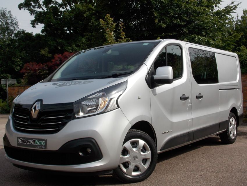 View RENAULT TRAFIC LL29 Sport Crew Cab Van 1.6 DCi Bi-Turbo 120bhp Sat Nav LWB