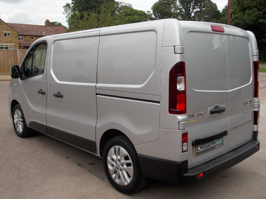 RENAULT TRAFIC