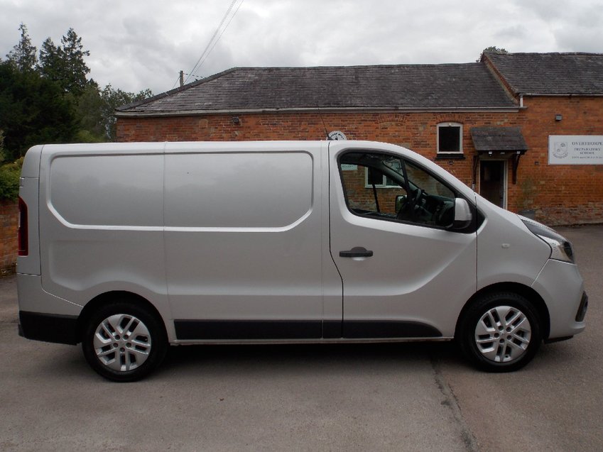 RENAULT TRAFIC