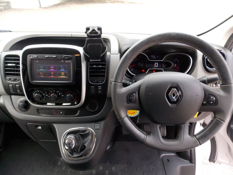 RENAULT TRAFIC