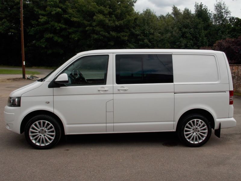 VOLKSWAGEN TRANSPORTER KOMBI