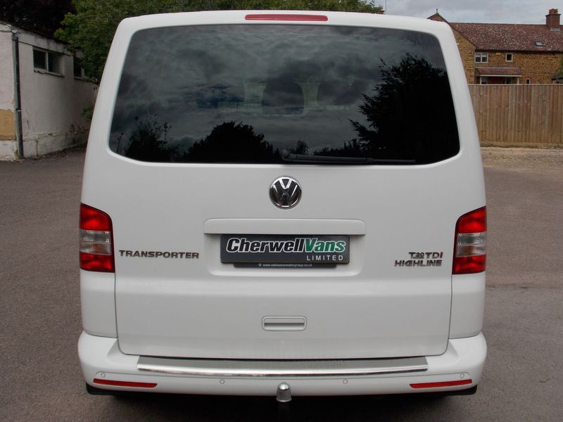 VOLKSWAGEN TRANSPORTER KOMBI