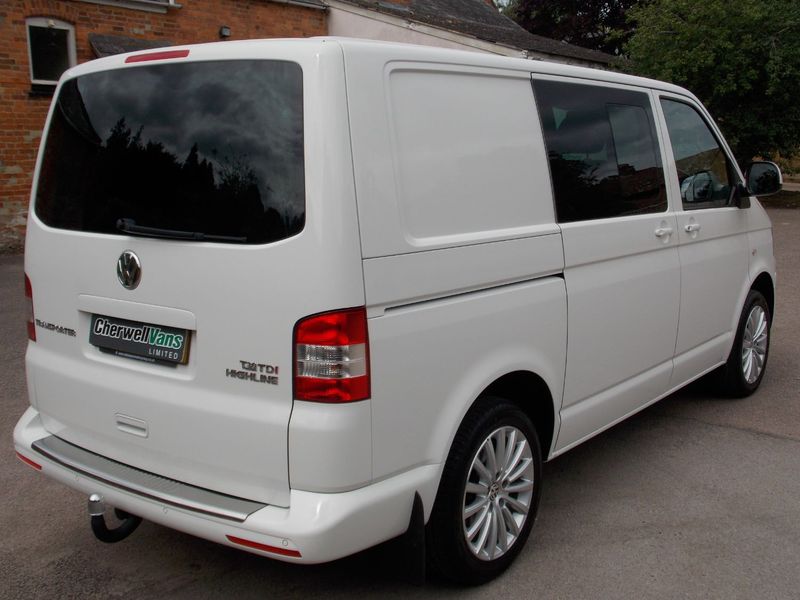 VOLKSWAGEN TRANSPORTER KOMBI