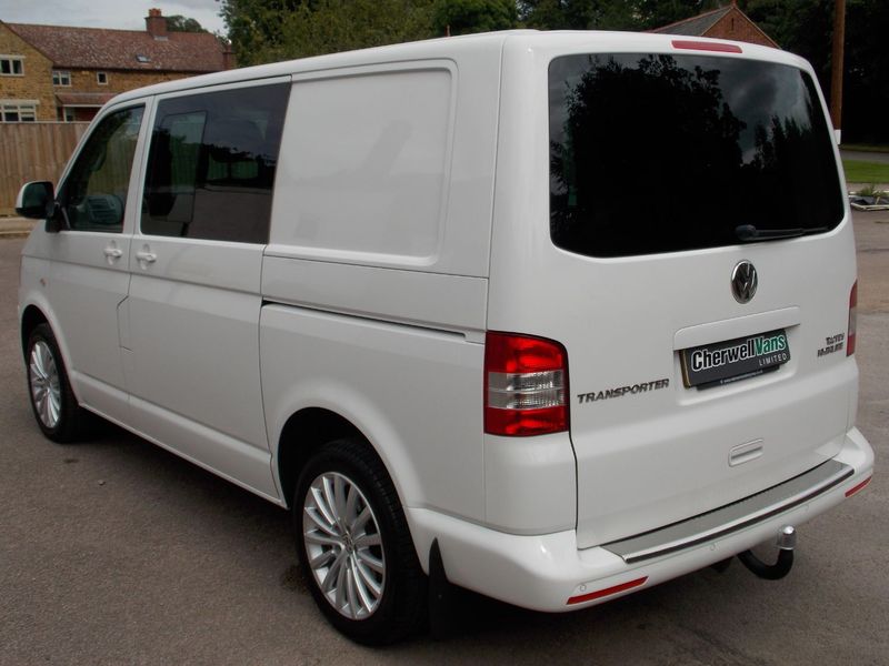 VOLKSWAGEN TRANSPORTER KOMBI